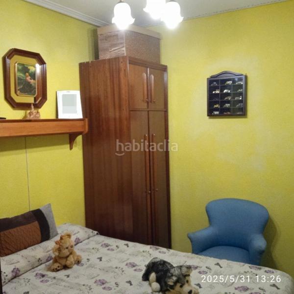 Foto 362b1dc9-e3bb-4448-b333-3755fdd86946. Piso próximo estaciones. amplio piso de 4 dorm. y 2 baños. en Santander