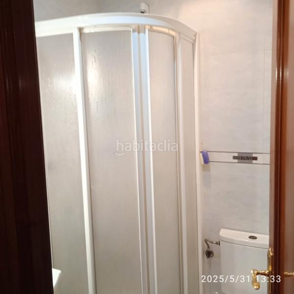 Foto 635fa8a5-24f8-47db-ba0d-de6e3641cf98. Piso próximo estaciones. amplio piso de 4 dorm. y 2 baños. en Santander