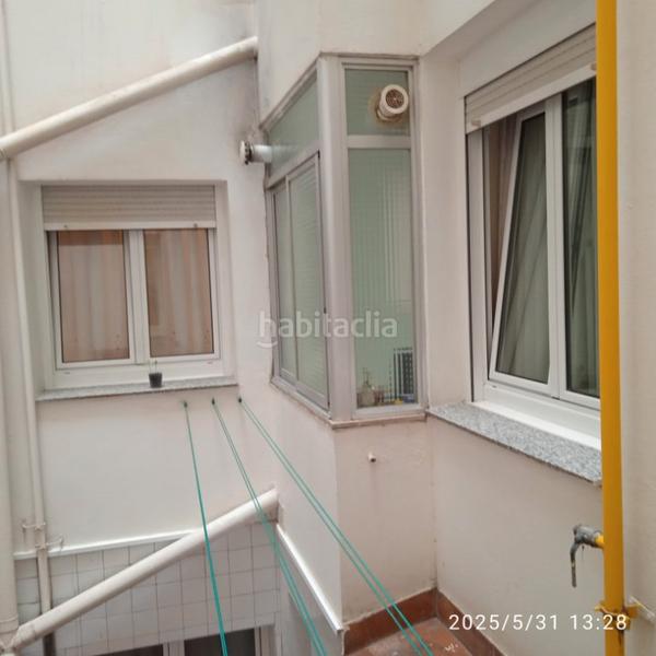 Foto 68362a53-687d-4f54-890f-cb3cbb97c7c8. Piso próximo estaciones. amplio piso de 4 dorm. y 2 baños. en Santander