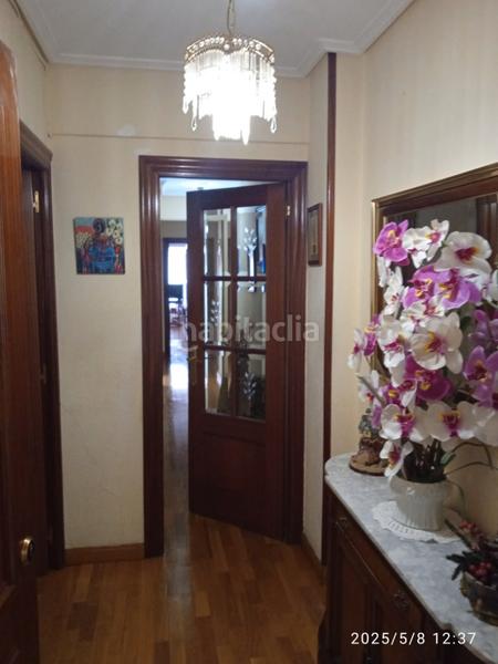 Foto 7f93806a-7e13-4f76-be2f-ebe5ad3909b5. Piso próximo estaciones. amplio piso de 4 dorm. y 2 baños. en Santander