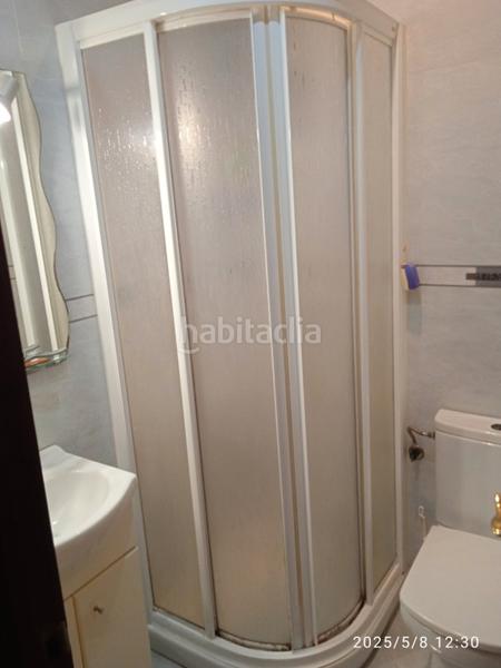 Foto 8c302339-b75e-4a83-84a1-5373d1b4880d. Piso próximo estaciones. amplio piso de 4 dorm. y 2 baños. en Santander