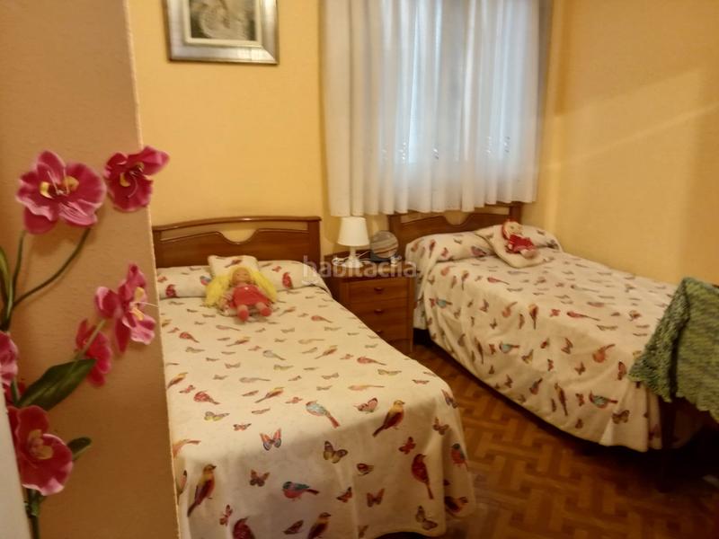 Foto c66115a8-cf71-445a-8830-7adf833e47e1. Piso próximo estaciones. amplio piso de 4 dorm. y 2 baños. en Santander