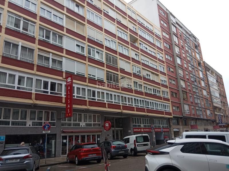 Foto e390da81-7efc-4024-b176-a308de9a45ed. Piso próximo estaciones. amplio piso de 4 dorm. y 2 baños. en Santander