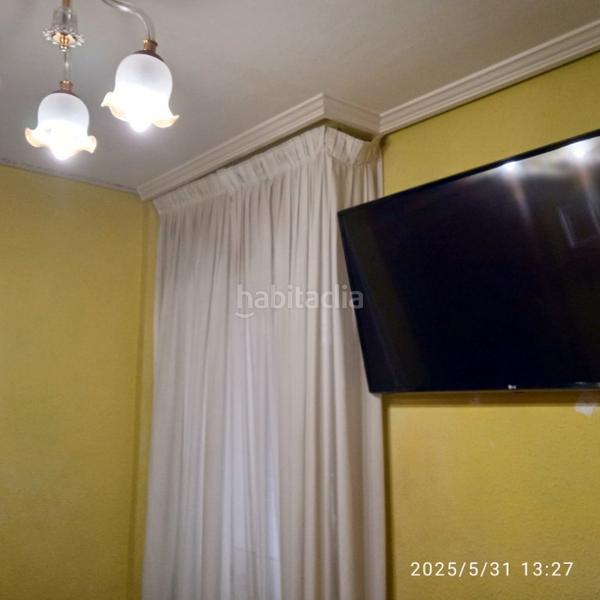 Foto f510c911-1315-4e1c-b2be-82502bea3782. Piso próximo estaciones. amplio piso de 4 dorm. y 2 baños. en Santander