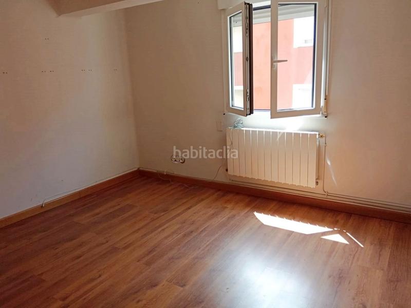 Foto 0631a275-d89c-4324-8818-8928048c947b. Piso c/ cobo de la torre: amplio piso de 3 dorm. ascensor. en Santander