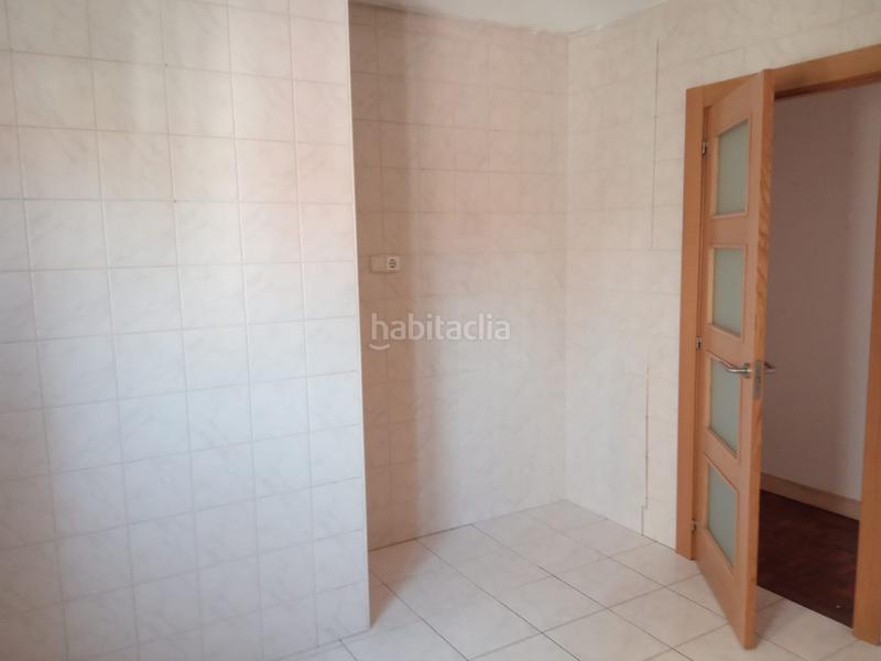 Foto c17159cf-97c0-44f8-8dbf-b0b6a0e07cd4. Piso c/ cobo de la torre: amplio piso de 3 dorm. ascensor. en Santander