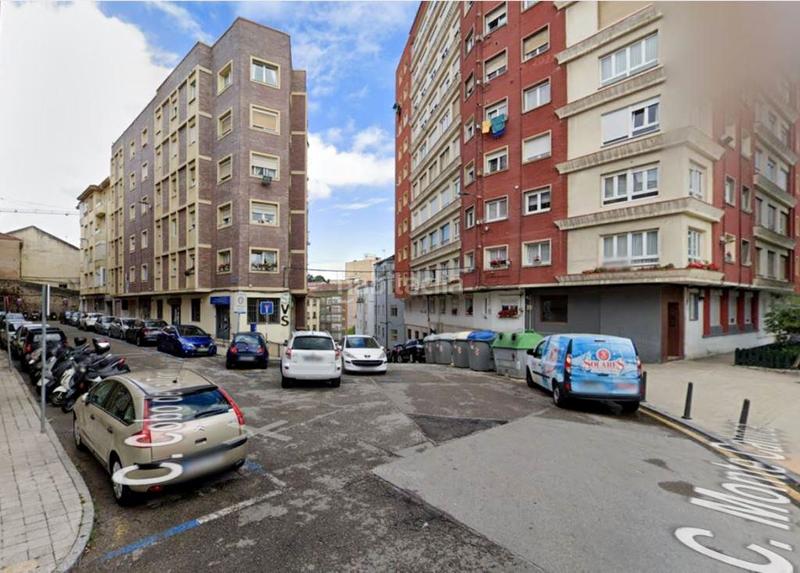 Foto de702e2b-57b5-4329-9483-42a948e1f838. Piso c/ cobo de la torre: amplio piso de 3 dorm. ascensor. en Santander