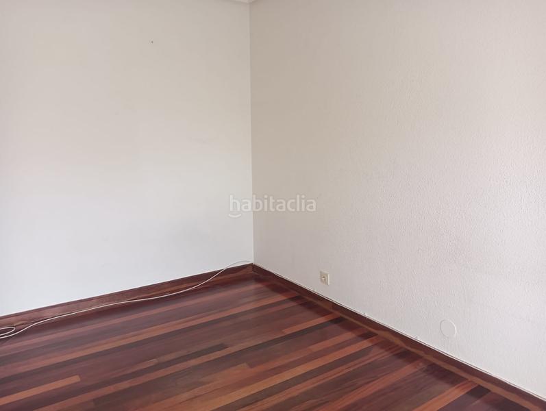 Foto 6980d354-1bae-481a-b087-ea565619c53d. Rent flat with heating parking in Alisal - San Román Santander