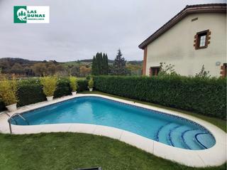 Chalet en Oruña. Oruña: excelente chalet individual con piscina propia.