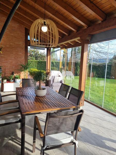 Foto 78245702-047b-4d67-8053-5581845883a3. Xalet amb calefacció aparcament a Oruña Piélagos