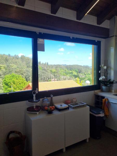 Foto d37d79c3-bab1-4bf8-a62a-6b9b9b45b35c. Xalet amb calefacció aparcament a Oruña Piélagos