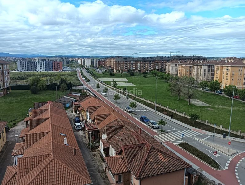 Foto bde67c2b-c729-4ddd-8c2f-235caafdf3af. Pis amb calefacció piscina a Peñacastillo - Nueva Montaña Santander