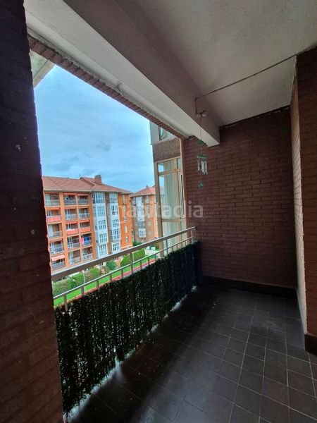 Foto bfb9deff-7351-4bb4-880c-ff8d923210cf. Pis amb calefacció piscina a Peñacastillo - Nueva Montaña Santander