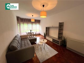 Rent Flat  Calle las hermosas. Selaya: coqueto piso de 3 dorm.
