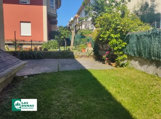 Affitto Appartamento in Barrio las reigadas 22b. Liencres: bajo con jardín de 2 dorm. garaje y trastero.