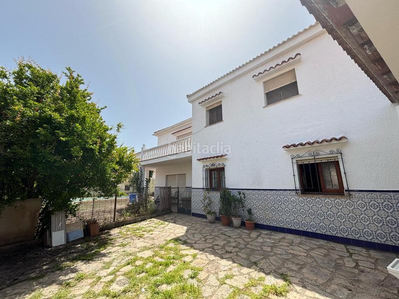 Foto 25be75d7-844b-4c8f-a9ab-7d135b0b30b4. Chalet con parcheggio piscina in El Rinconcillo Algeciras