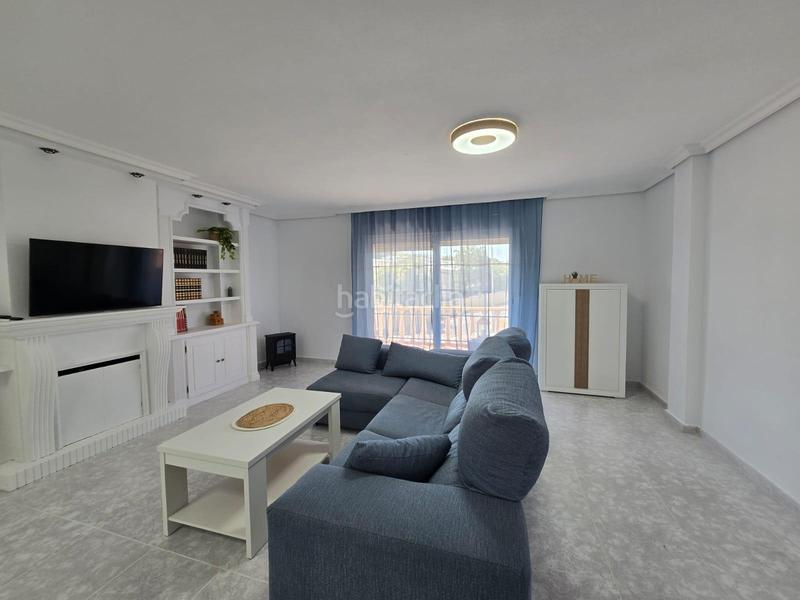 Foto 1edba8d0-99c8-4856-af36-a2e62e698d26. Rent semi detached house in San García Algeciras