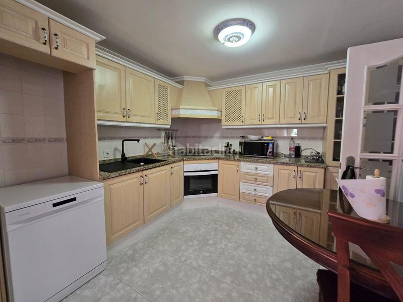 Foto 611ea98c-b119-4fd7-ab95-4b4c7e32e578. Rent semi detached house in San García Algeciras