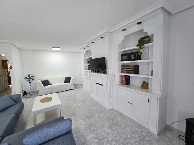 Foto df5bfd9d-2a1e-4155-aecc-b8ae86a709ca. Rent semi detached house in San García Algeciras