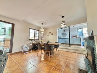 Rez-de-chaussée à Barrios (Los). Planta baja para entrar a vivir muy cerca del centro!