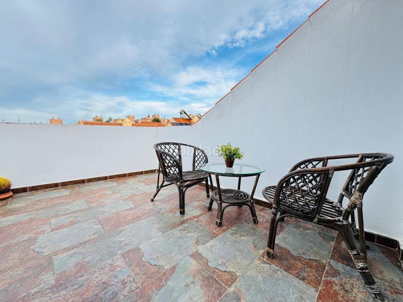 Foto d6cb364c-91d3-4d9b-8ac7-d8cff29ccf03. Reihenhaus mit pool in San García Algeciras