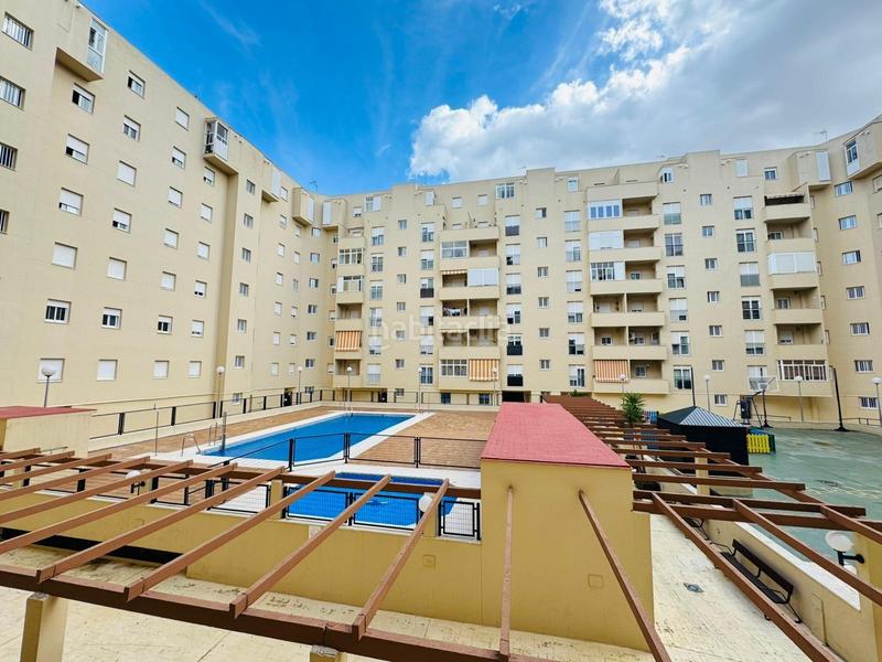 Foto c75912ec-455f-4456-9c0e-b69bba0c95b5. Pis amb aparcament a San Bernabé Algeciras