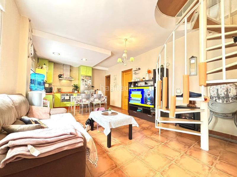 Foto 511f354b-4383-4f61-a4ec-dbba689d1c2f. Duplex in Barrios (Los)