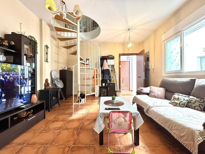 Foto 6f48a0eb-1950-44aa-88cc-9aa75f1e4e3e. Duplex in Barrios (Los)