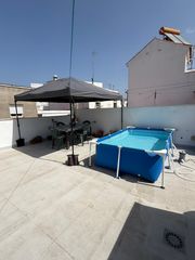 Maison jumelée à Barrios (Los). Vivienda en planta en semicentro de los barrios
