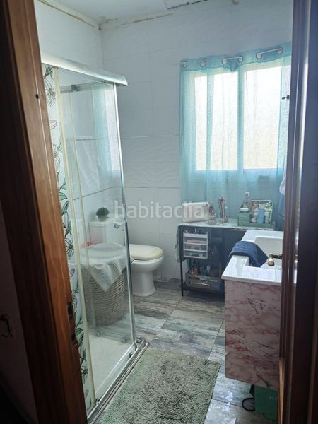 Foto 1214f082-5c51-451c-8098-6722285ba608. Casa adossada amb aparcament a Barrios (Los)