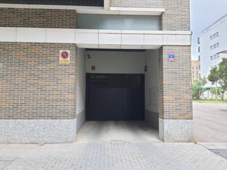 Parking coche  Praga hiribidea