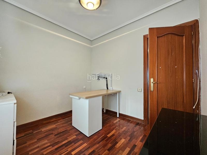 Foto bc5d33e6-fb45-482c-a536-e105c7d32528. Piso en paula montal kalea 14 en Sansomendi Vitoria - Gasteiz