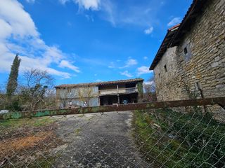 Maison  Aprikano entitatea