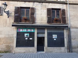 Business premise in Mateo Benigno de Moraza Kalea
