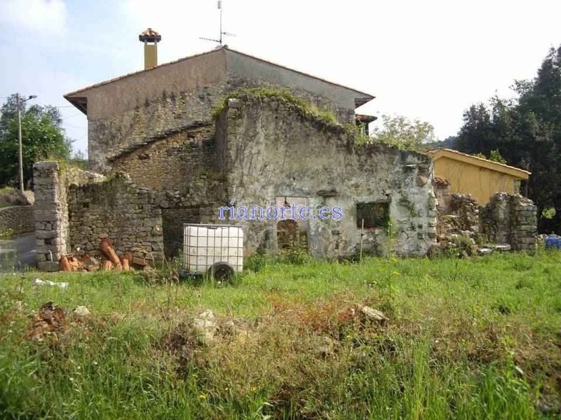 Foto c8743117-4b04-447f-9df2-37633b3a4487. Terreny residencial a Ribadesella