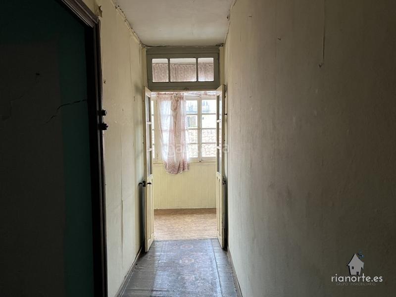 Foto 5db23a15-8e92-48ad-82fa-f2f292e218df. Edifici a calle la plaza 9 a Colunga