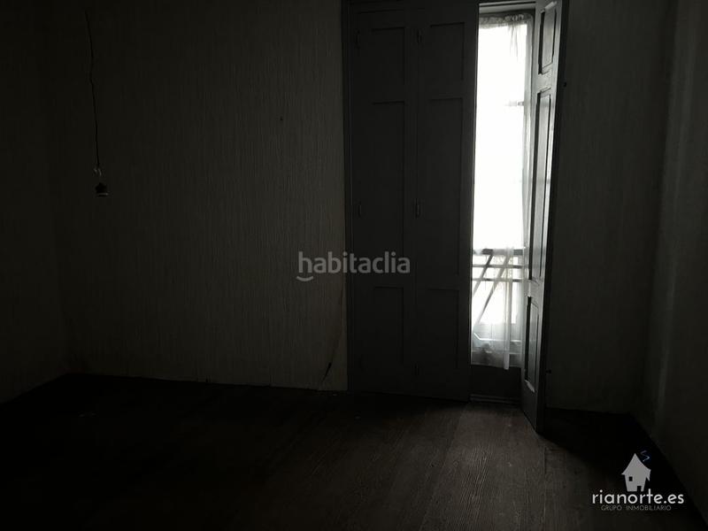 Foto d0c770dc-41fd-48c6-a979-2f3eab4b7294. Edifici a calle la plaza 9 a Colunga