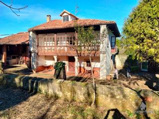 Maison à Camino la caleyona 48. Venta de gran casona en ribadesella