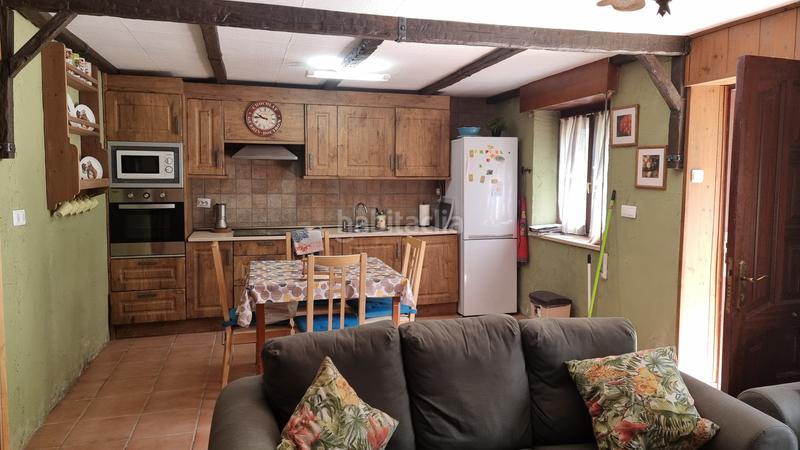 Foto f5377390-5c43-46eb-9b14-b1a46150893e. House in lugar precendi 11a in Amieva