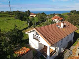 Casa a Lugar berbes 60. Tu sueño en berbes, entre el mar y las montañas