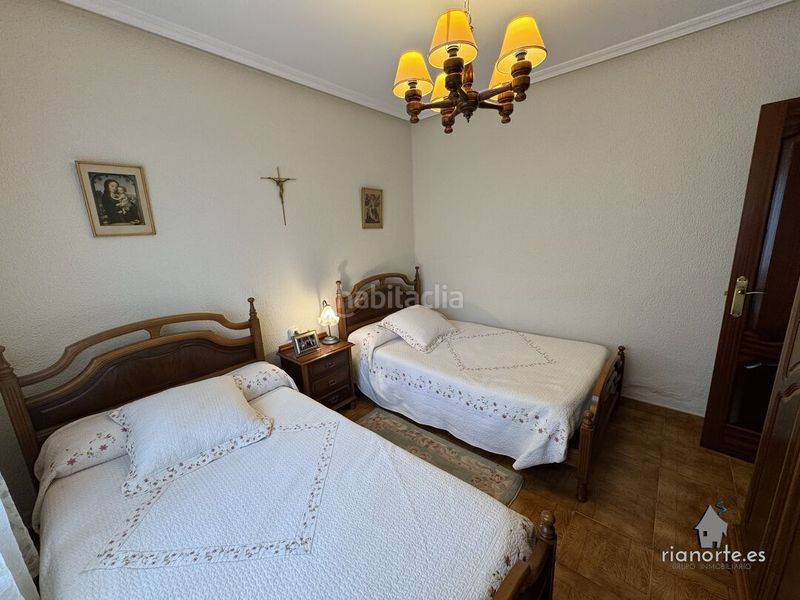 Foto 15b67322-f22b-413e-8e95-2610fb892875. Casa amb calefacció a Parroquias Sur - La Manjoya Oviedo