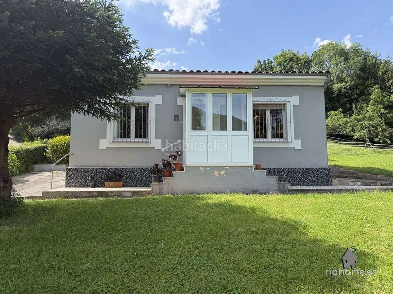 Foto fa024c2b-9a5b-4bd8-9180-3ea0d3f2b394. Casa amb calefacció a Parroquias Sur - La Manjoya Oviedo