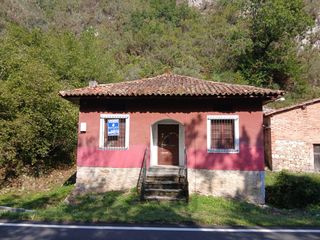 Casa  N/a. Casa para rehabilitar, cuadra y parcela en el concejo de amieva