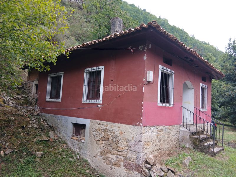 Foto ca34b99f-12a9-4cdc-a86e-f051070daee1. Casa a Amieva