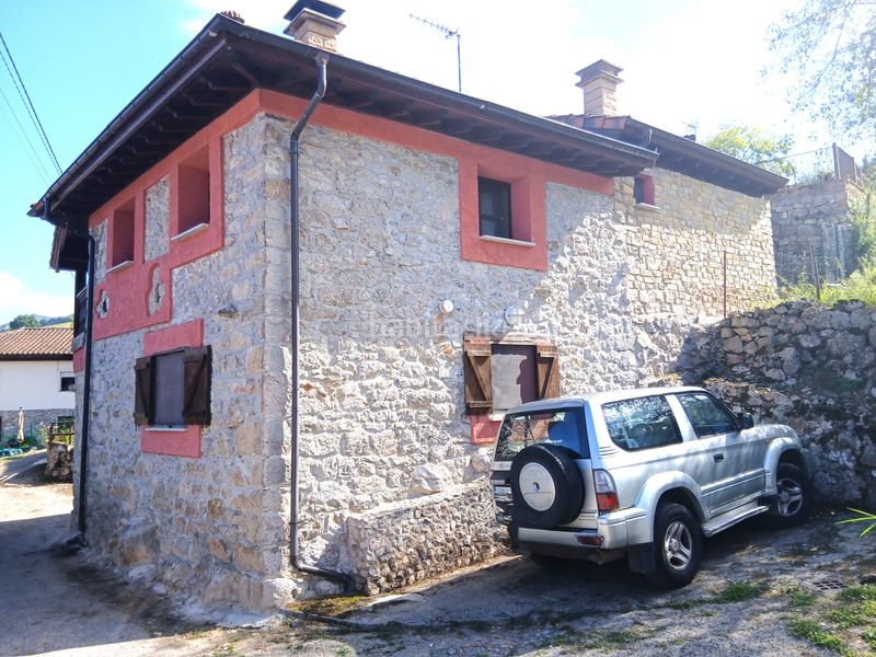 Foto 0a9b3937-f30a-4add-acb1-c9287e77073c. Casa amb xemeneia calefacció aparcament a Cangas de Onís
