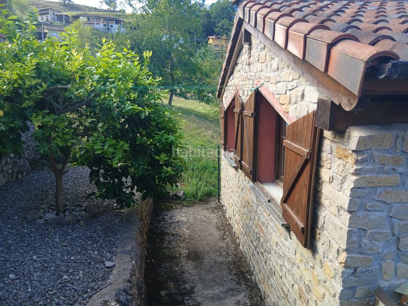 Foto f5003a00-7419-4615-a824-9b4cfd2bee87. Casa amb xemeneia calefacció aparcament a Cangas de Onís