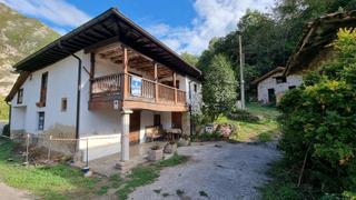 Casa adossada  Lugar miyares