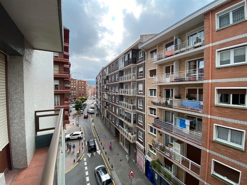 Foto 56c1389b-53da-4499-aa12-ffc9288f67cb. Flat with heating parking in Santutxu-Basarrate Bilbao
