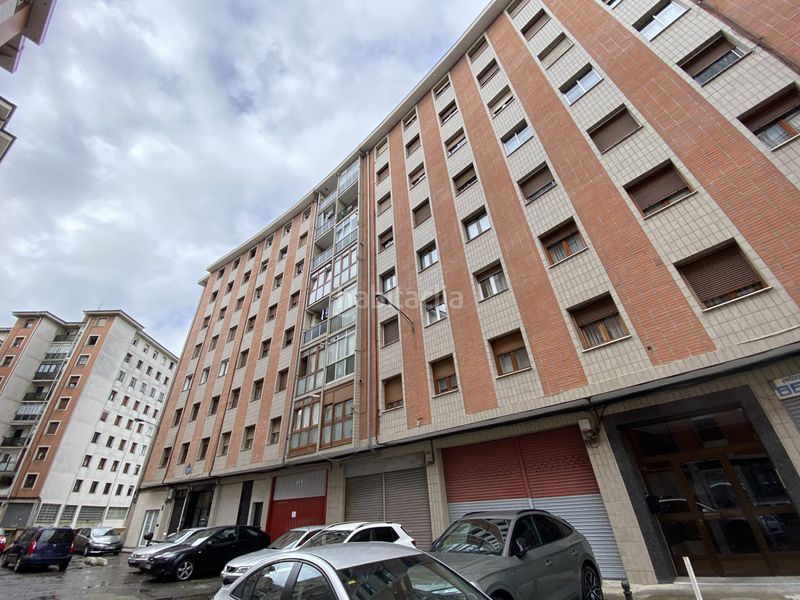 Foto cdb29674-9e02-4fe3-9b02-7a7e5d63cf9b. Pis a Atxuri Bilbao