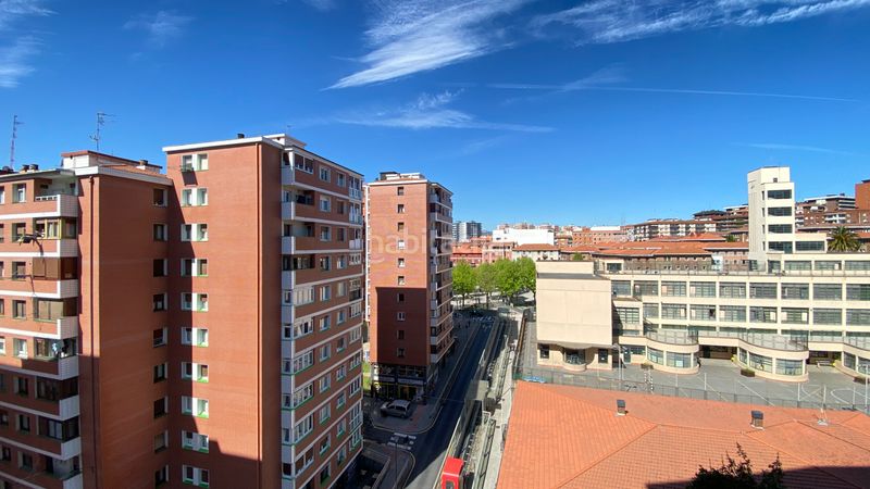Foto effbb4e4-5bbd-4f73-9e9f-af8edafb2640. Pis a Santutxu-Basarrate Bilbao